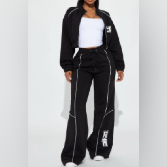 NYC Cropped Sweatshirt and Wide Leg Sweat Pants Set - Picture 5 of 5